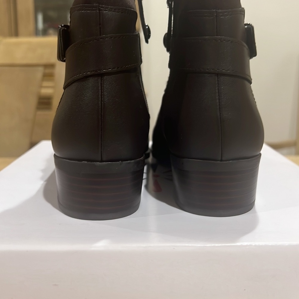 Isaac Mizrahi Ankle Boots - Picture 7 of 8